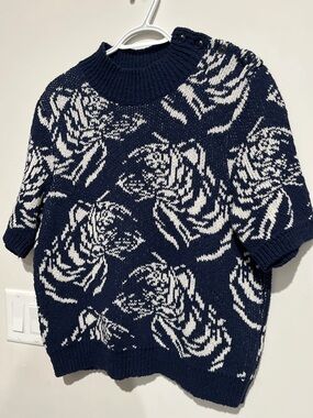 Unique Maeve by Anthropologie short sleeve sweater